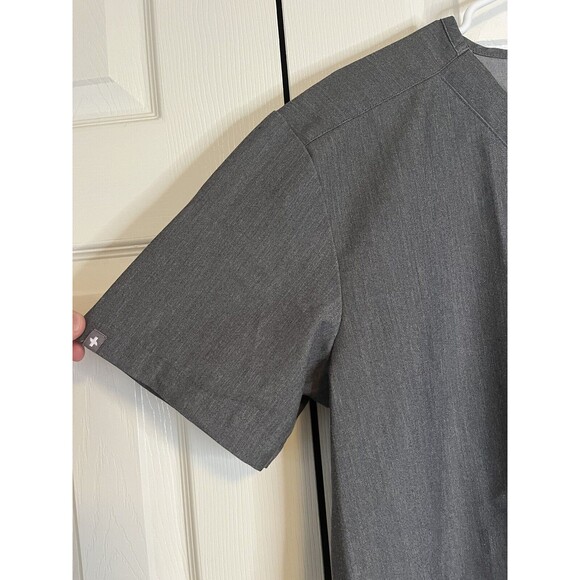 Figs Technical Collection Men's 3-Pocket Scrub Top Size Medium - Picture 5 of 5